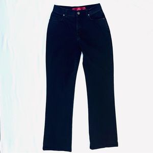 Gloria Vanderbilt black mid rise bootcut jeans. Women’s Pants Size 6